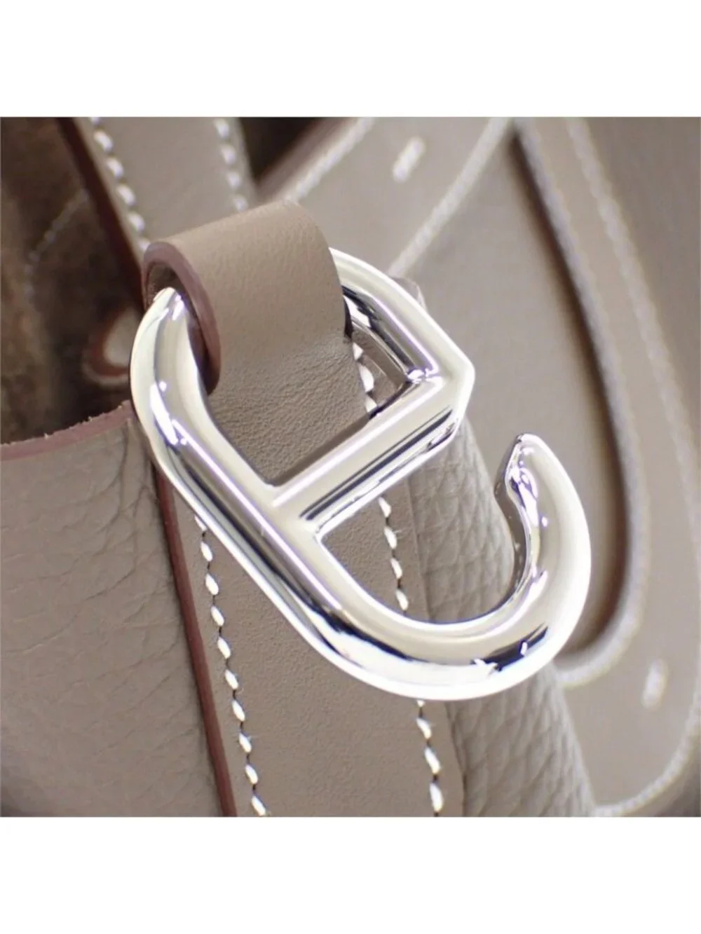 Hermes in the Loop 18 Handbag Taurillon Clemence Veau Etoupe